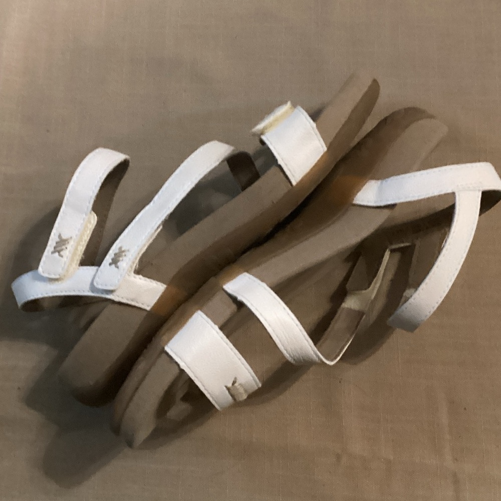 EUC Aetrex White and Tan Sandals - Picture 4 of 6